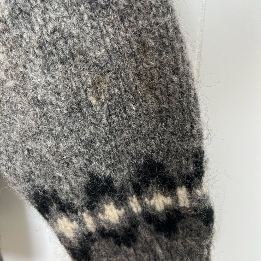 VINTAGE | Wool Sweater - Picture 8 of 8